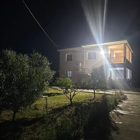 Visi Garden House Appartement Valjiosi